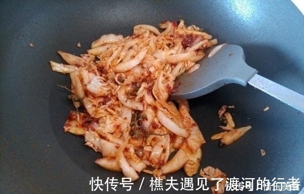 酸菜鱼|酸菜鱼新做法，好吃到爆，八成正宗，二成创新，没有一点土腥味！