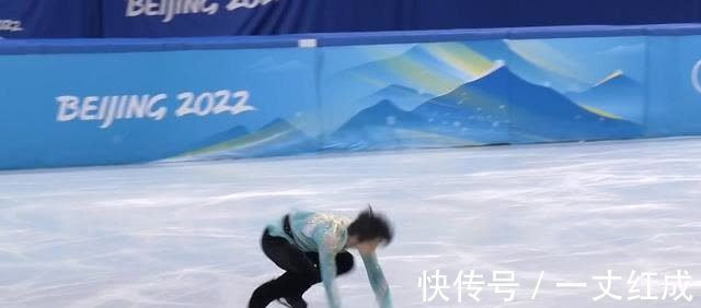 三连冠|热搜榜第一!羽生结弦摔倒瞬间,解说员沉默,观众惊呼不可思议