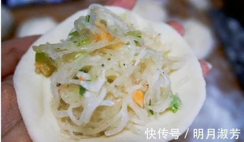 烙饼|烙饼要暄软，用对水是关键，学会这窍门，烙出来的饼凉了也特别软