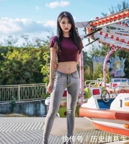 紧身|紧身牛仔裤:美女身材一级棒,走到哪里都是焦点!