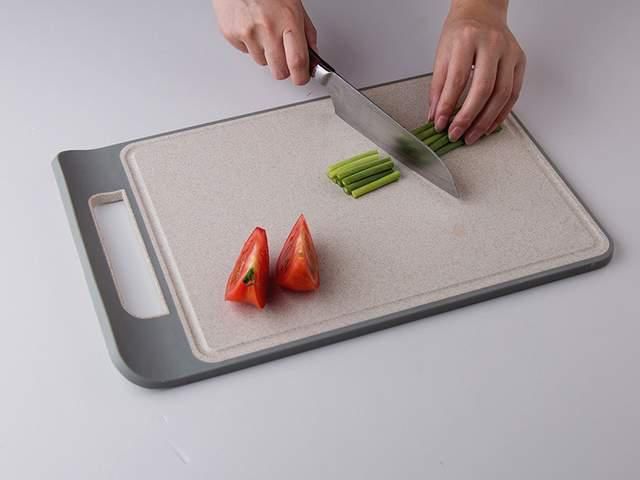  柳木|哪种材料制作的案板最好？大厨推荐这4种，抗菌耐磨，坚硬韧性足