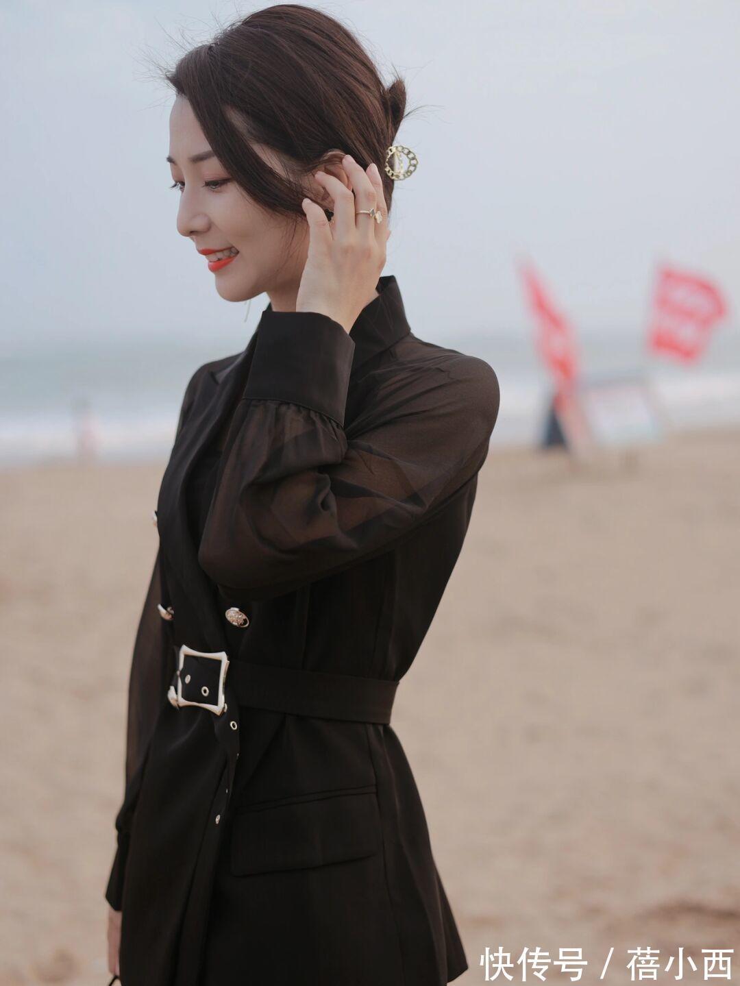 职业风 “职业风”穿搭很沉闷?学会以下几款女人味造型,轻松美得出彩