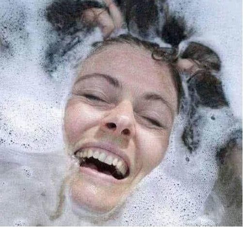 不想让头发变“大油田”?洗头时戒掉这3习惯,发质或会“越来越好”