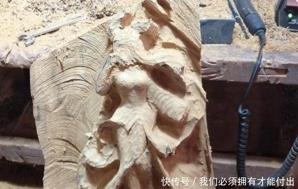 小舞|网友晒《斗罗》五年后小舞手办，比动画建模更抢眼 ，价格不便宜