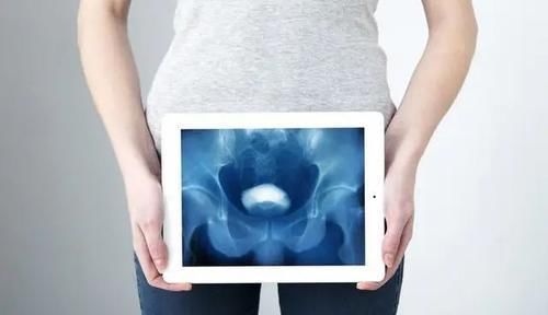 热水泡脚|肾不好的人,睡觉时有4种表现,若一个不占,恭喜身体还不错