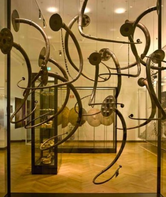 国家博物馆$两百年前,丹麦发现“谜”样的青铜器,为何它吹奏的声音如此凄凉