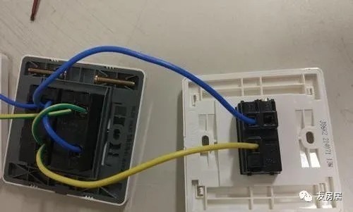 插座|灯线和插座线走一路,立马把水电工给换了,这简直就是在胡闹!