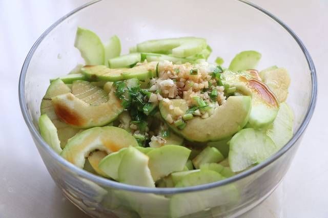 夏天别只知道凉拌黄瓜,它比黄瓜更脆爽,多吃清热解毒,再贵也值