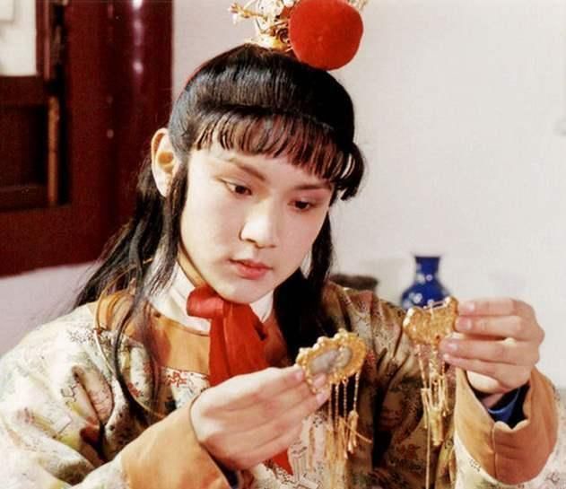 贾琏#贾宝玉的大名到底叫什么?与“贾珠贾琏贾环”合在一起,你看念啥