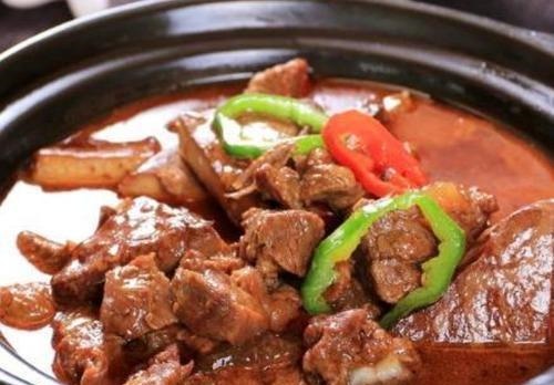 爷爷炖牛肉的秘制配方,牛肉鲜嫩入味,好吃不塞牙,连汤都喝光