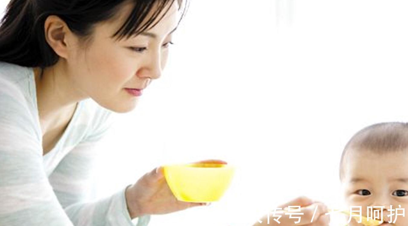 年龄|宝宝多大可以吃大人饭?育婴师:超过这个年龄才好,不少家长错了