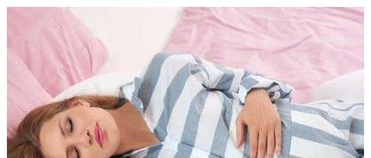 发育|在怀孕晚期,晚上睡觉孕妈有这3种“情况”,可能会影响宝宝发育