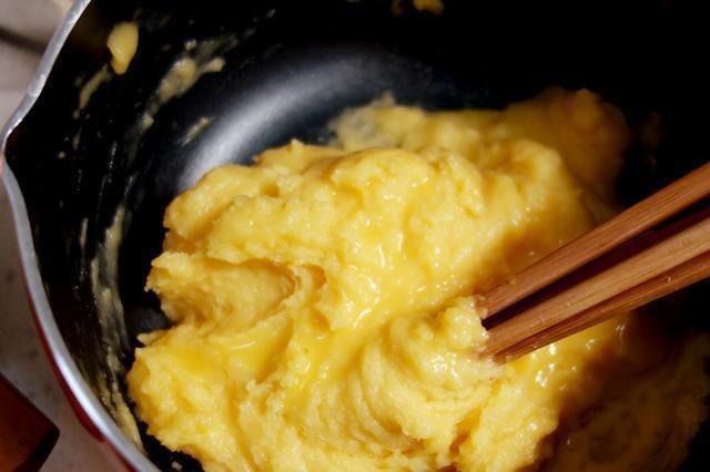 面粉别总做面条，试试做成甜点，入口即化，孩子特别喜欢吃