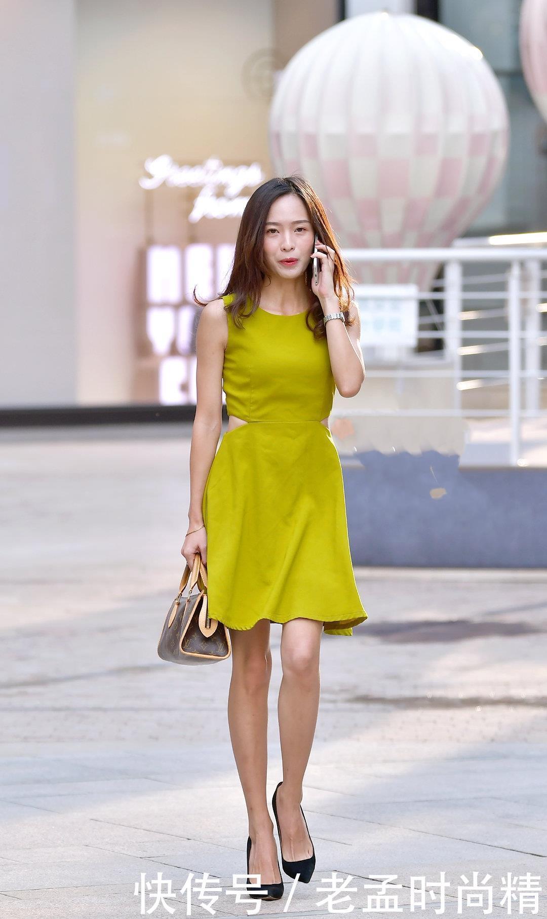 时尚穿搭:连衣裙搭配,尖头高跟鞋,营造减龄的效果