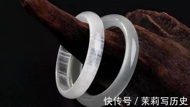 金银珠宝$盗墓界有个不成文规定,金银珠宝皆可盗,唯独一样东西不能碰