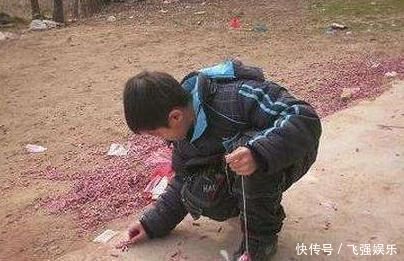 宝红|熊孩子把炮仗丢进马桶里,结果下水道“炸了”,事后挨家挨户道歉