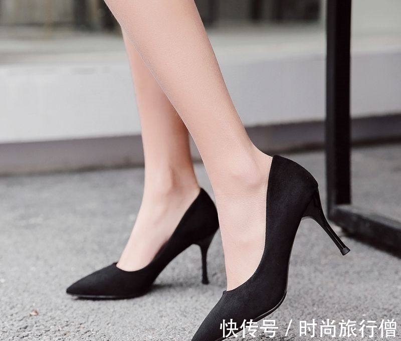 绑带|穿高跟鞋的女人,真的比平底鞋有魅力