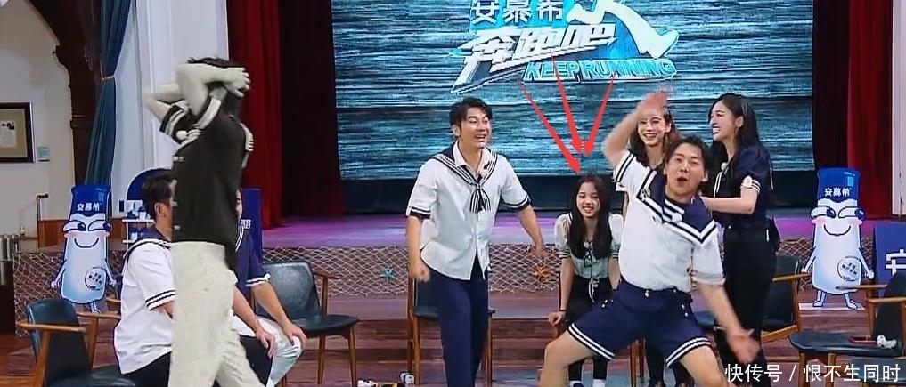 《奔跑吧》欧阳娜娜避嫌有多明显?导演组放出蔡徐坤的歌,她的反应引热议