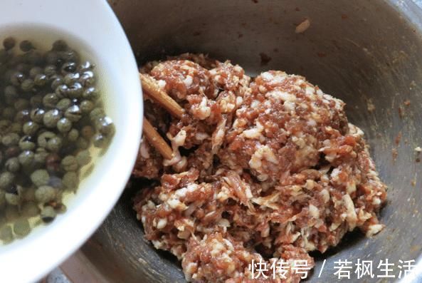肉丸子|炸肉丸子,牢记“3加2不加”,保证香酥可口,不散不腥不糊,好吃