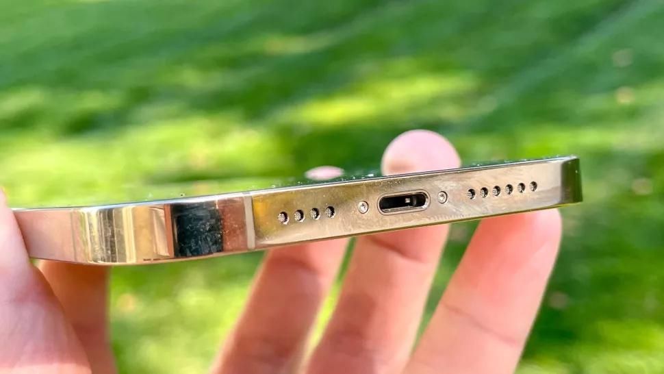 配置|iPhone 12 Pro与Max详细对比，两项配置不同，贵是有道理的