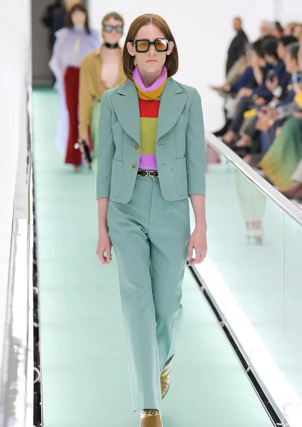 2021时尚秀场:开年时髦穿搭套路:“上短下长”,今天开始流行?