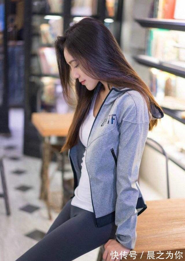 制服套装","m":"9637fc12036ee861028f5e8b16f1dd94d608f3f","nlabel":"stat_3109393316:zm.news.so.com:57K+5ZOB576O5aWz5pe25bCa56m/5pCt56eA,pageType_zmt:purephv,glevel_2","ntag":"tfashion;sfashion_时尚;cfun_S:5:3365:十足:组图;cf