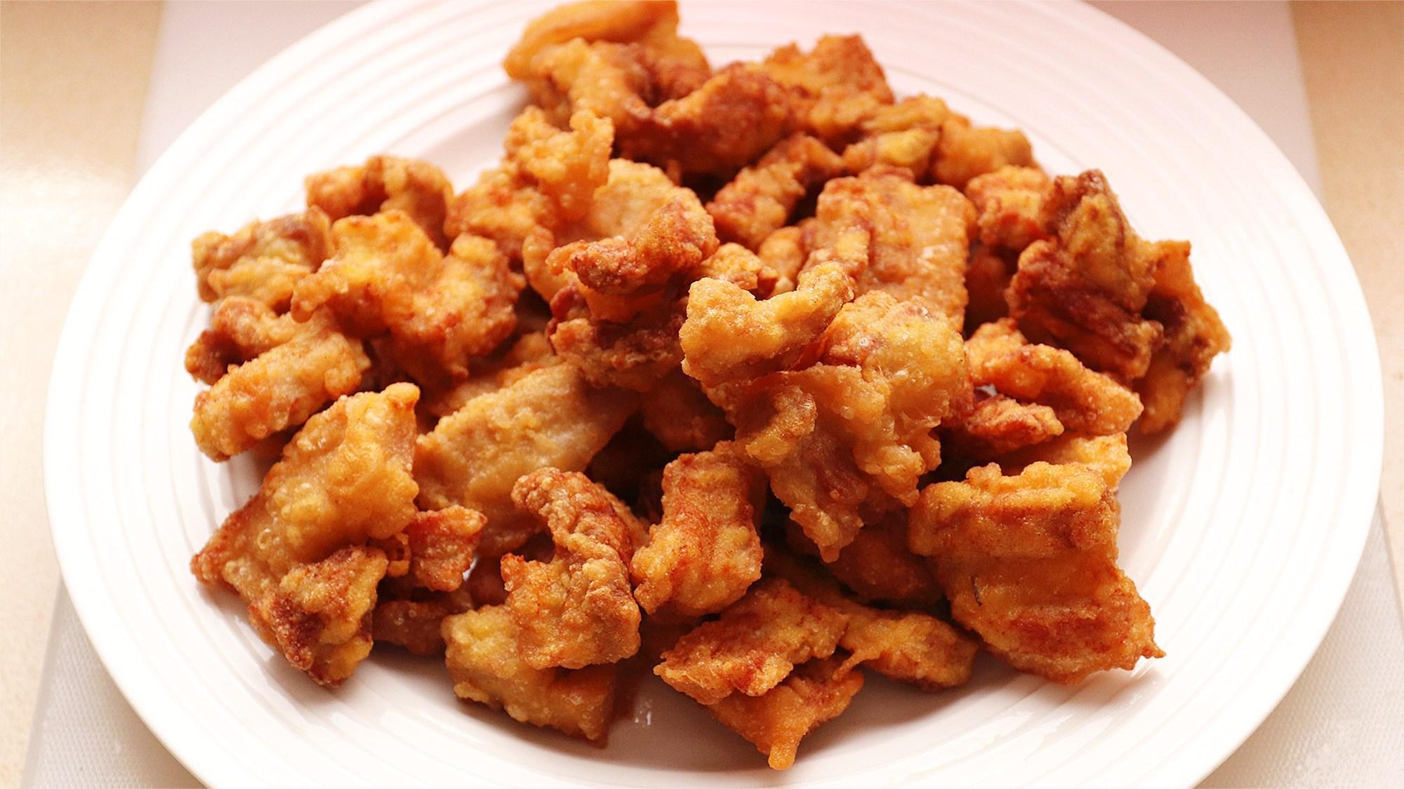 炸酥肉,调面糊加清水就错了,教你正确做法,酥肉不会软更酥脆