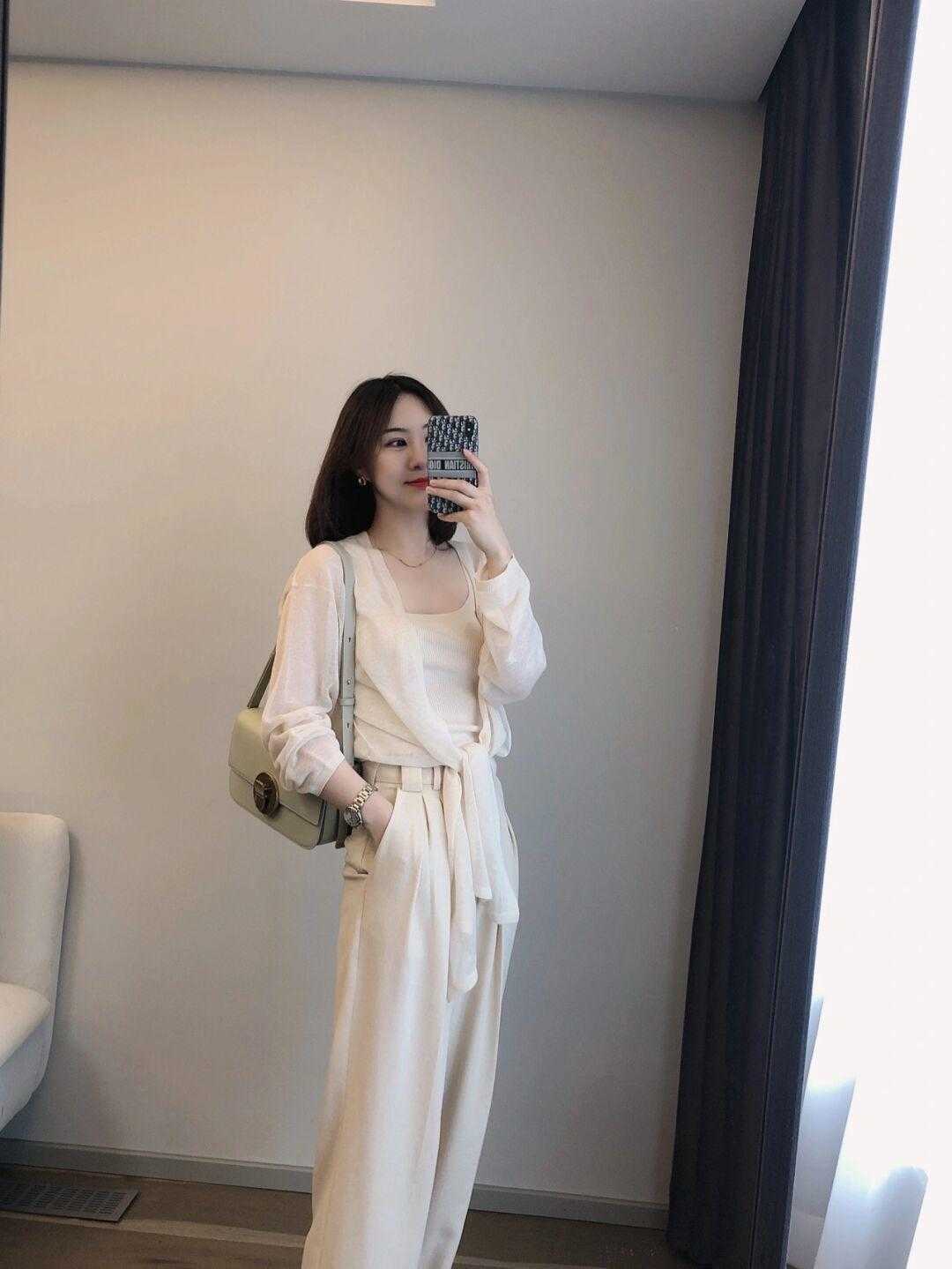 小姑娘|夏季想要变成气质女神，这几套衣服搭配方法，清新减龄又洋气