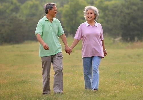 运动|老人多走路或有助于长寿?医生:60岁后,做好这3件事比运动重要