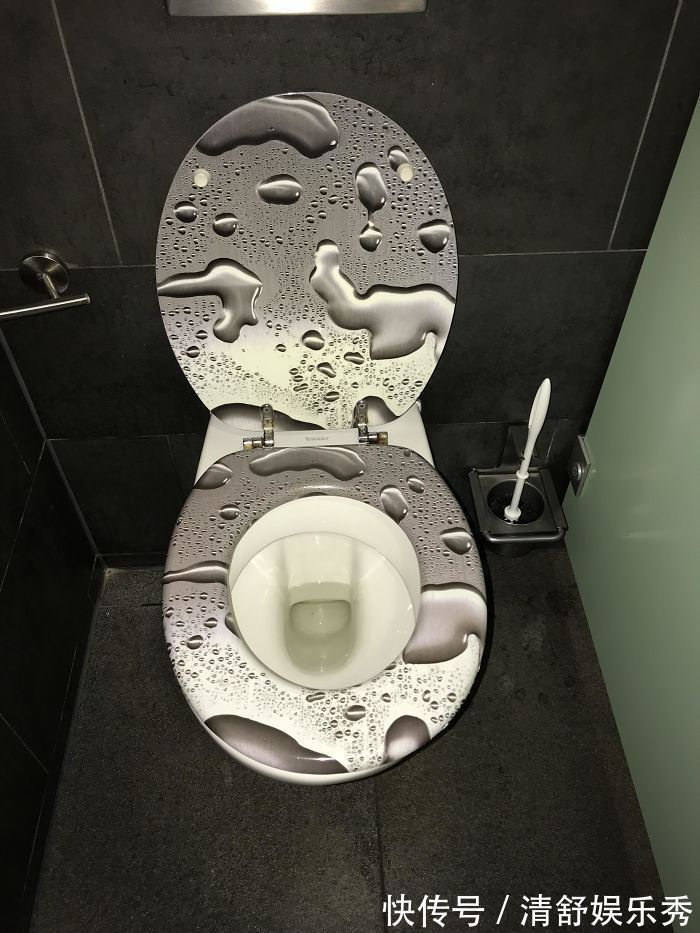 冰淇淋店|30间地狱般的卫生间设计,可能设计师从未上过厕所,开开眼界吧!