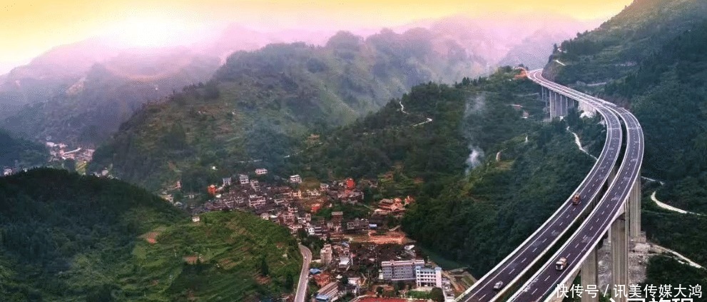 湘西罗依溪游记：在极小的村落，欣赏秀美的吊脚楼