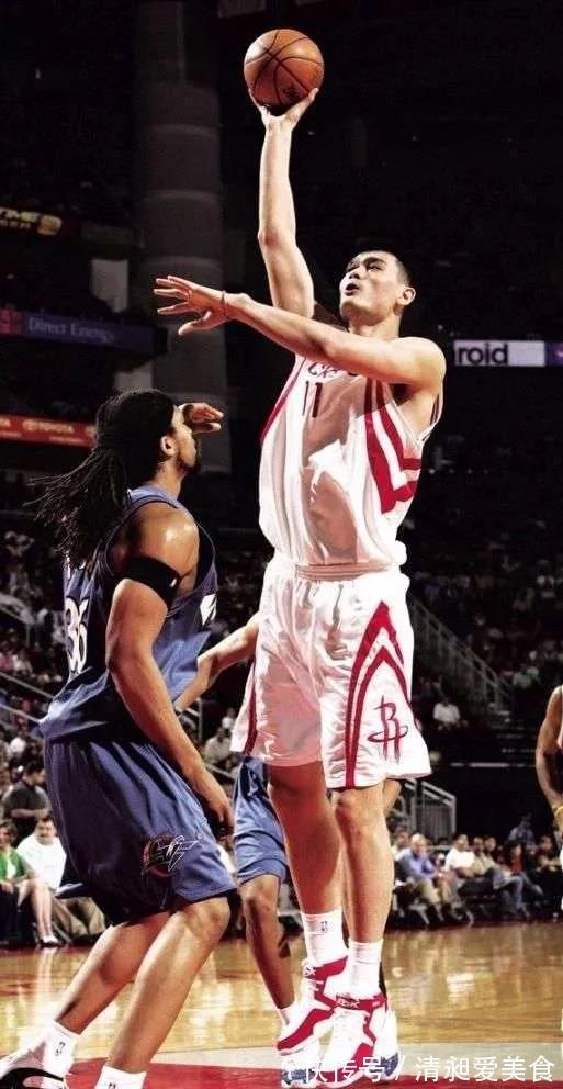 姚明|15年血亏28亿?这个曾干掉耐克的大牌,如今再也撑不住了