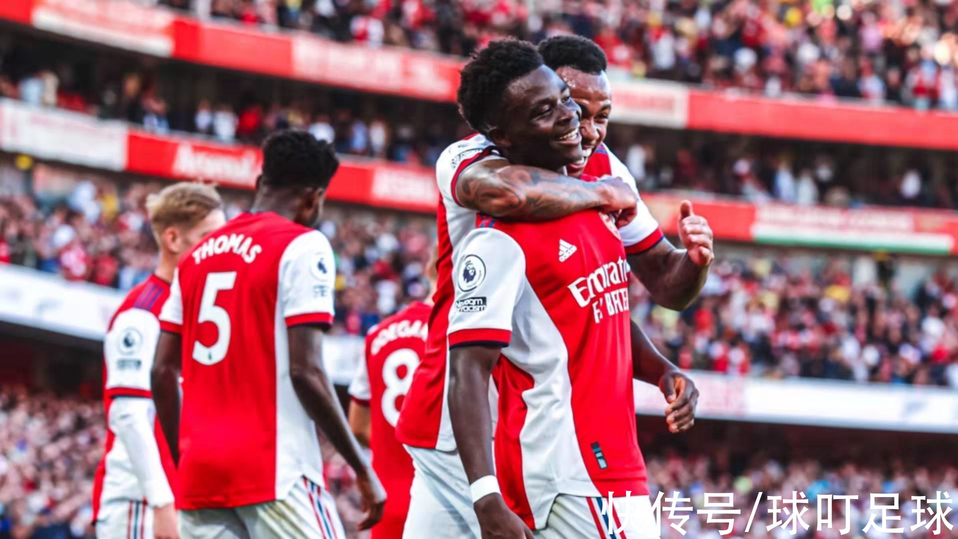萨卡|泪目3-1！22分钟狂轰3球：英格兰双星闪耀德比，枪手球迷：爷青回
