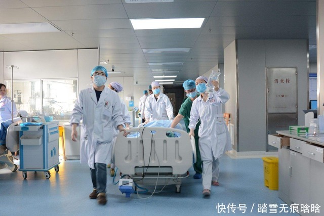  老王平时|内科主任提醒：喝水加1勺，连喝1个月，血管干净了，脑梗不敢犯