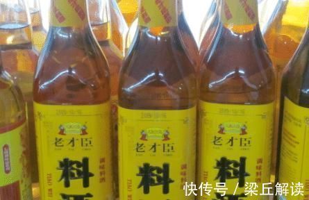 拌饺子馅,这2味料最不该放,多数人习惯放,馅料发酸,腥味大