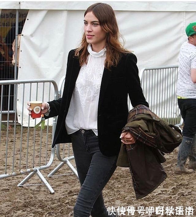 发型 从利落造型到飘逸浪漫,用发型创造风格变化,这3款推荐给你