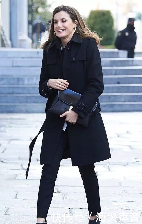 气质|跟西班牙王后学学怎么挑选大衣,一衣多穿,穿出优雅的气质