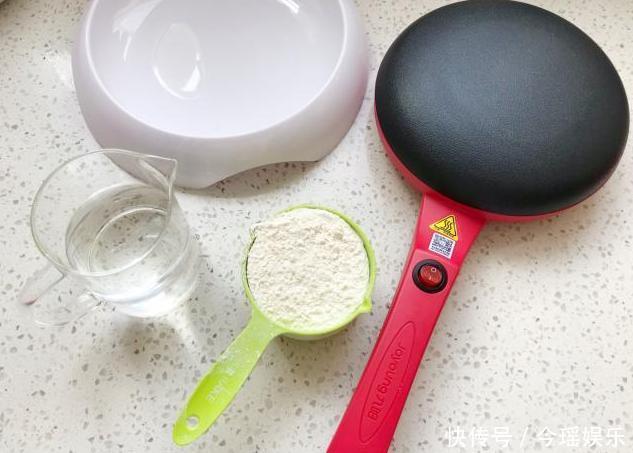 教你自制超薄的煎饼,快手1分钟烙2张,卷什么吃都行