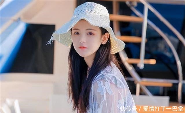 希望|杨超越从“辍学少女”到全村希望,年入三千万,她只用了2年