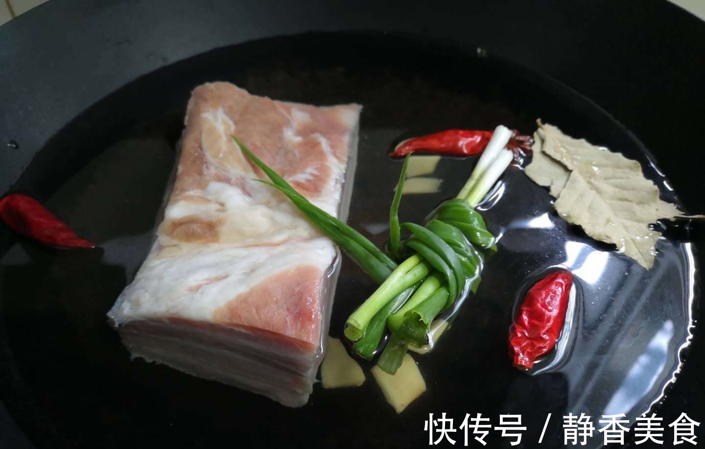 蒜泥|蒜泥白肉家常做法，清爽不油腻，简单几个步骤，比饭店的还好吃