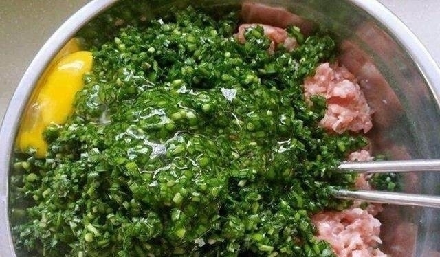 老婆竟然这样包饺子!煮熟后饺子香汁四溢, 简直就是秘籍!
