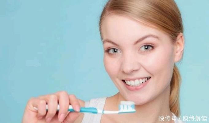 早上起床后,養(yǎng)生第一件事不是喝水,也不是排便,了解下有好處的