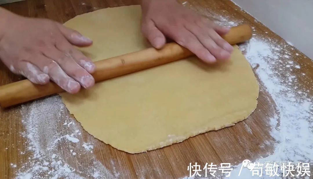 玉米油|以后麻花就这么做，撒1把小茴香，香酥又多层，出锅孩子念念不忘