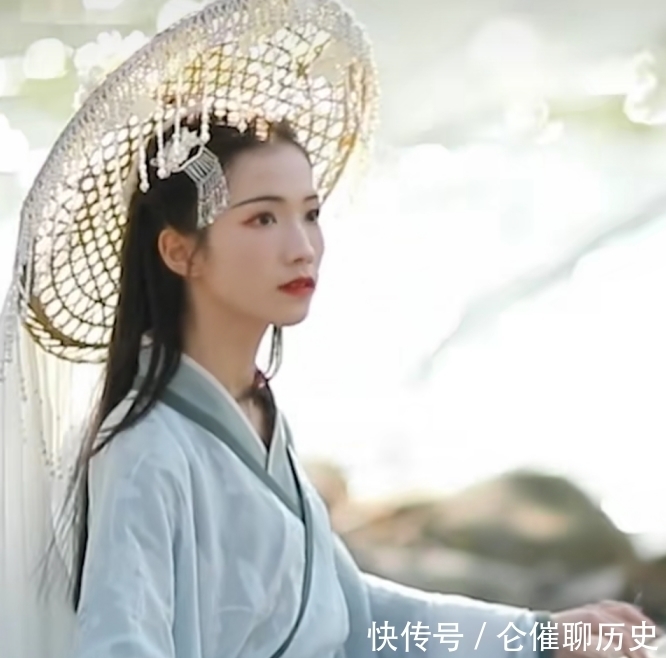 汉服四季差距有多大?草长莺飞春,骄阳似火夏,看到最后秒下单!