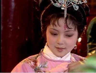 夏金桂&难怪夏金桂要在薛家撒泼打滚“辱夫骂婆”,你看宝钗在家做什么