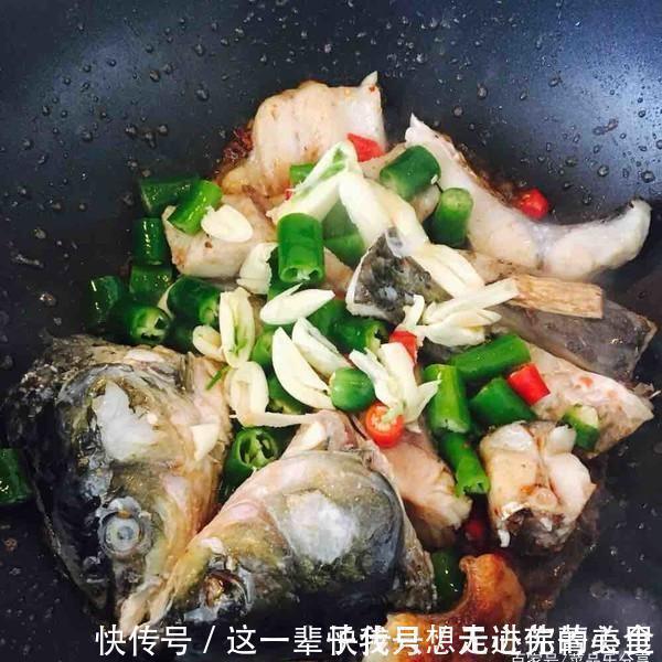 喉咙|孩子吃鱼总是卡喉咙不喝醋,教你一招,让鱼骨跑出来,省事