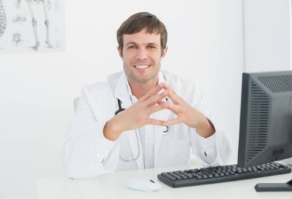 女医生|男医生面对女性“私处”时，为何不会脸红，是因为习惯了吗