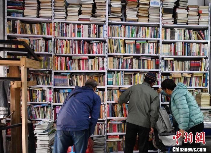 李桂兰&长春两代“旧书摆渡人”：让旧书继续传递墨香