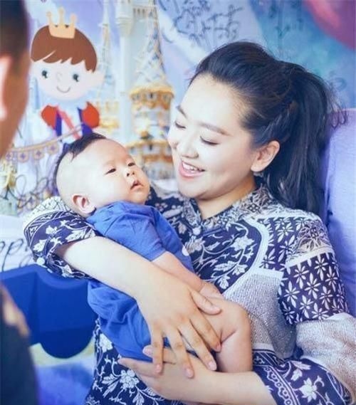 身体机|“月亮姐姐”39岁怀孕,为保胎前3月都不下床,娃的名字很有含义