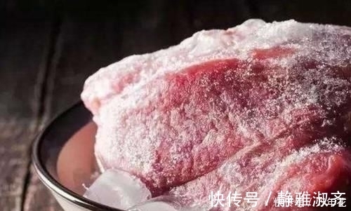 水龙头|解冻猪肉不要用水泡，大厨教我小窍门，2分钟解冻，肉还很鲜嫩